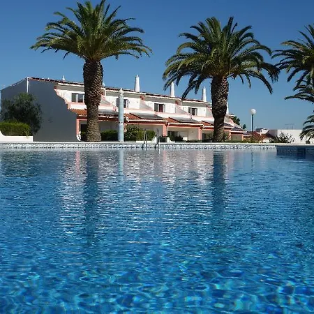 Moradias Joinal Üdülőpark Albufeira